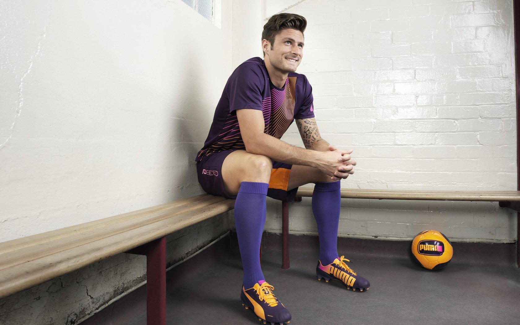 古斯托83分钟绝杀引爆斯坦福桥！切尔西2-1险胜伯恩茅斯，波帅换人战术再现神效